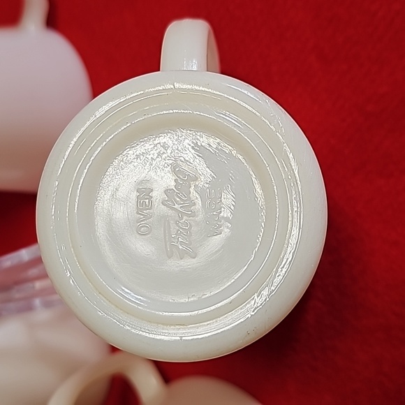 4 Vintage Anchor Hocking Fire King Milk Glass Coffee Mugs D Handles - Picture 5 of 5